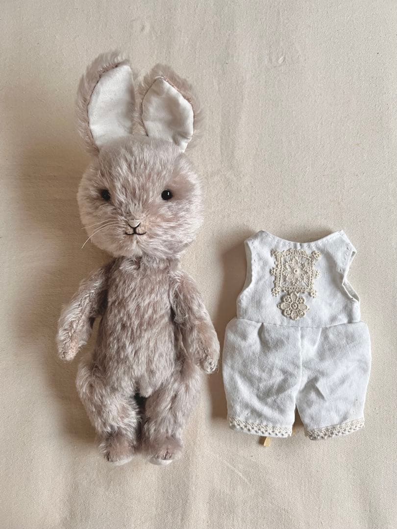 作家様　うさぎのぬいぐるみ　お洋服付き
