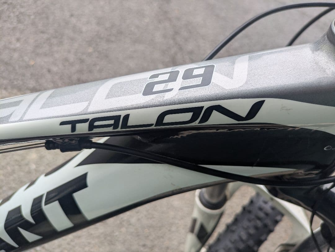 GIANT TALON 29 　マウンテンバイク ホワイト