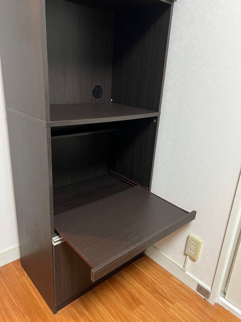 ニトリ食器棚 ガラス扉付き