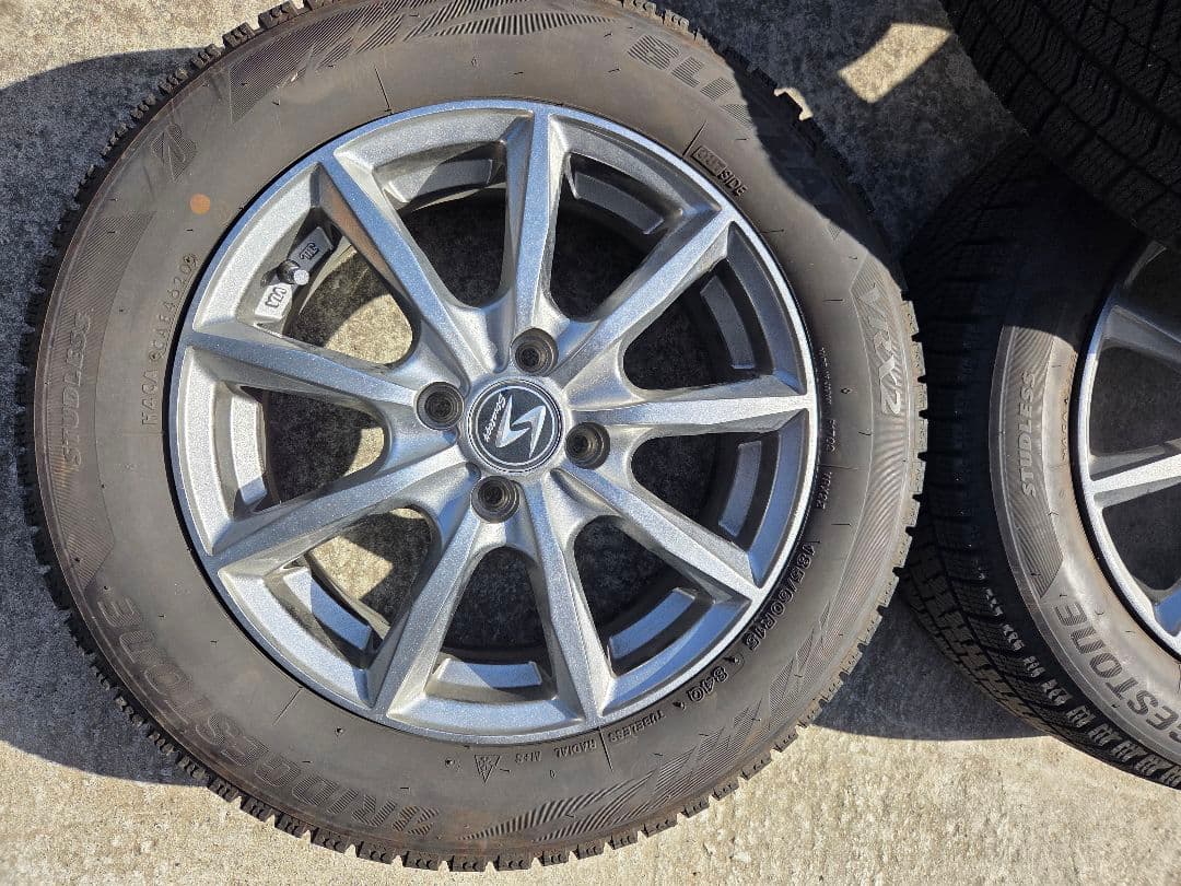 185/60R15 VRX2 スタッドレスタイヤホイールセット ヤリス 送料込み