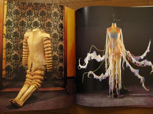 EIKO ON STAGE　Eiko Ishioka　石岡瑛子