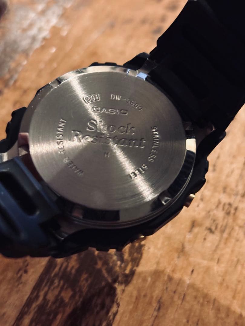 CASIO G-SHOCK DW-5600 ゴールド