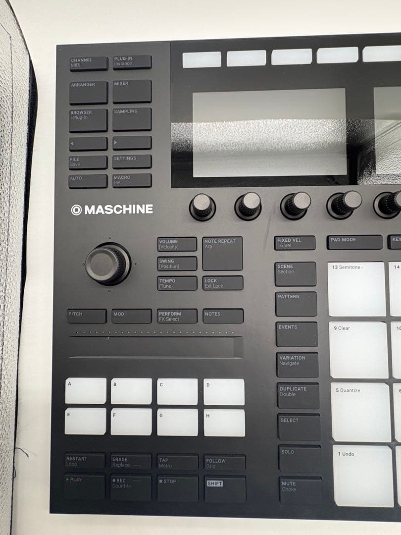 MASCHINE MK3 トランスファーID 付き　 ほぼ未使用