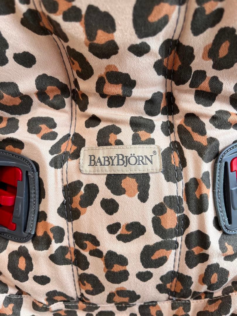ベビービョルン　 抱っこ紐　ワンカイエアー　 ベージュレオパード　豹柄　ヒョウ柄