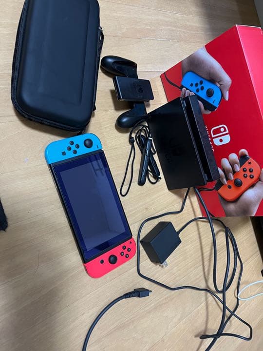 最新版Nintendo Switch+ケース付き