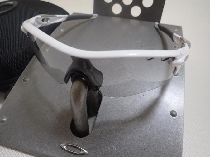 Oakley レーダーロックパス 調光レンズ フォトクロミック オークリー