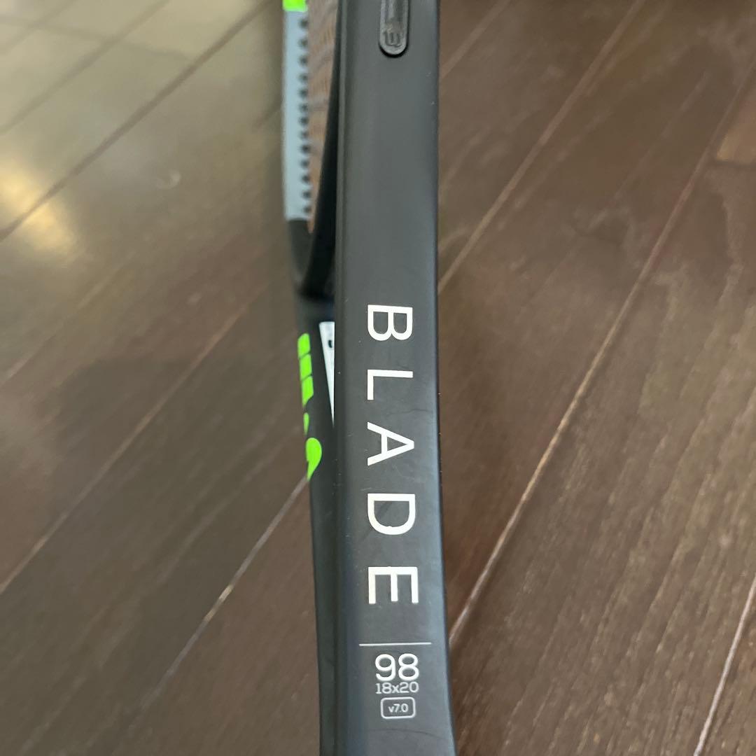ウィルソン　ブレード　98 v7 ラケット 18×20 おまけ付き グリップ2