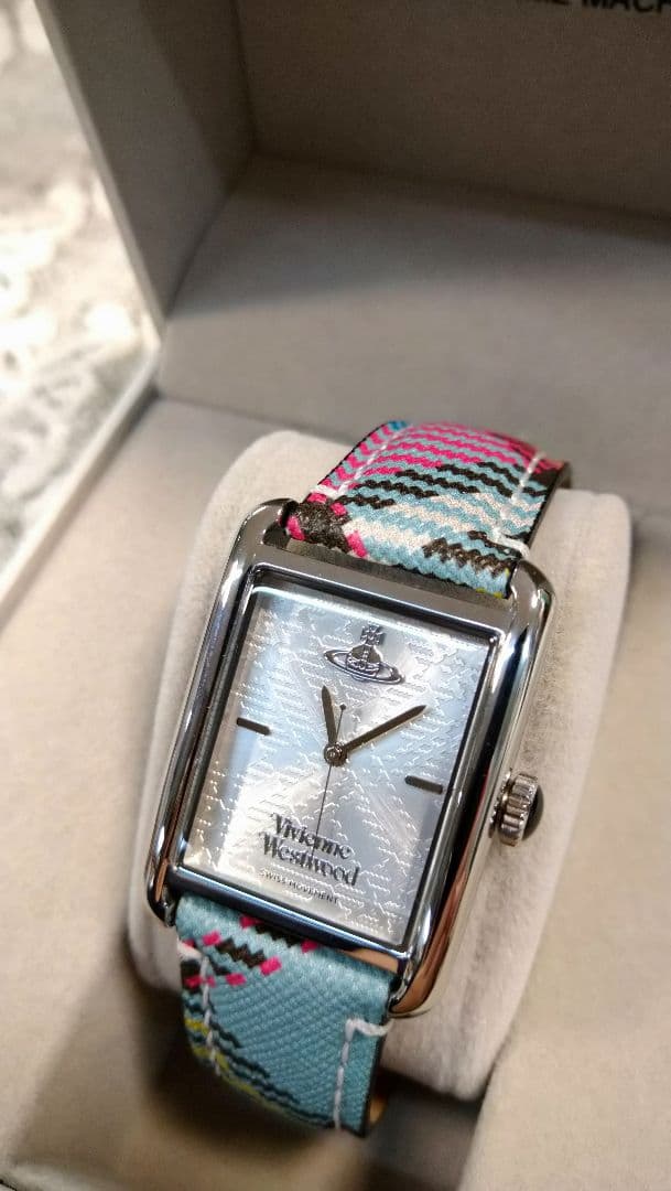 979✡　未使用　Vivienne Westwood 腕時計　ヴィヴィアン
