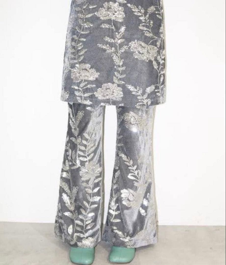 musubore スパンコールパンツ＆スパンコールキャミ セットアップ