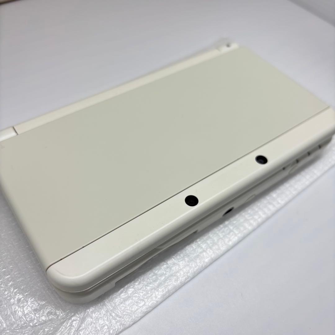 2438【極美品】Newニンテンドー3DS きせかえプレート ホワイト
