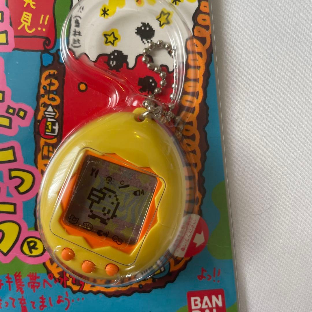 【新品未使用】初代たまごっち　バンダイ TAMAGOTCHI イエロー