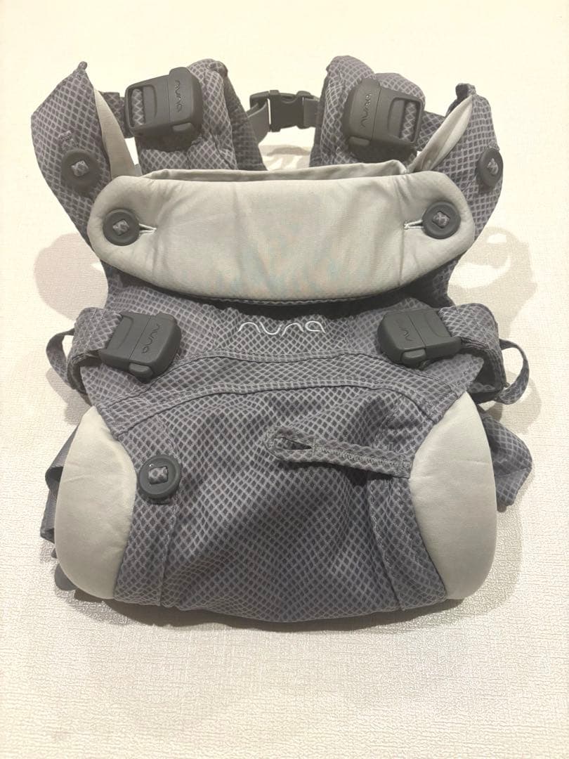 【美品】nuna ヌナ　cudl clik カドルクリック　抱っこ紐　フォグ