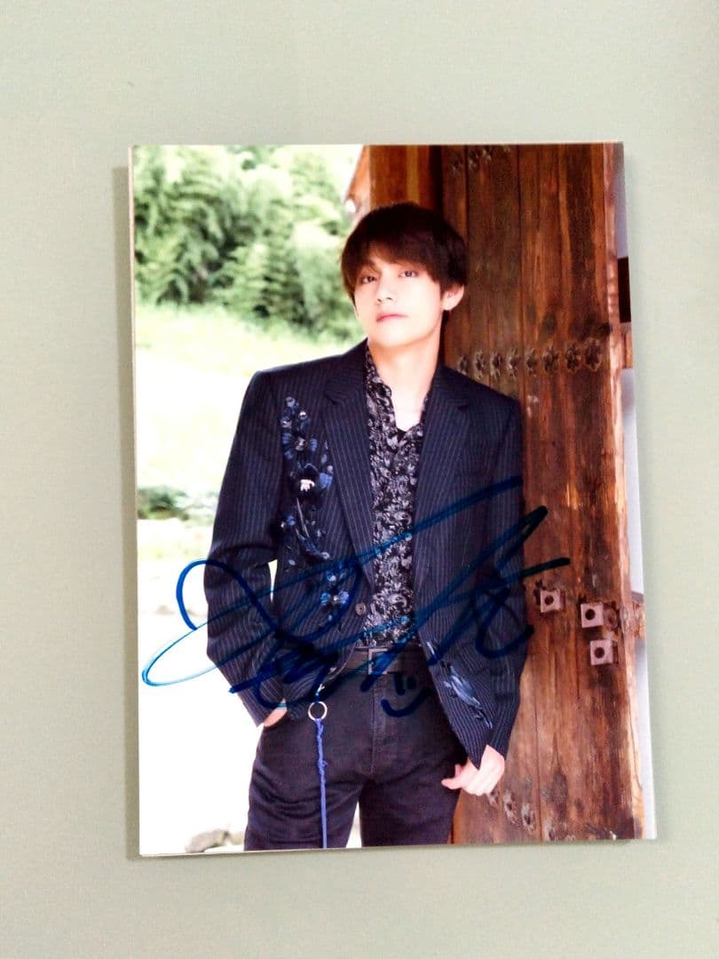 セール中…V直筆サイン入り2Lサイズ写真…BTS…防弾少年団　28
