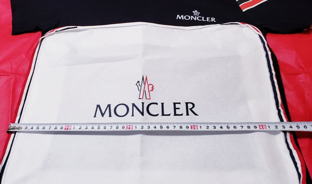 MONCLER　モンクレールTシャツ　ロゴ入り半袖　保存用ガーメントBOX付き♪