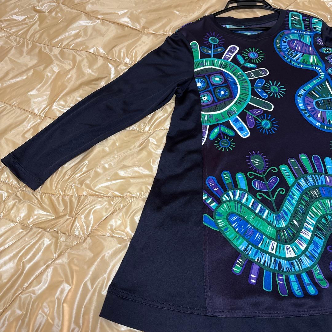 【未使用に近い】✨トクコプルミエヴォル✨黒地に幾何学模様の素敵な長袖チュニック❣️