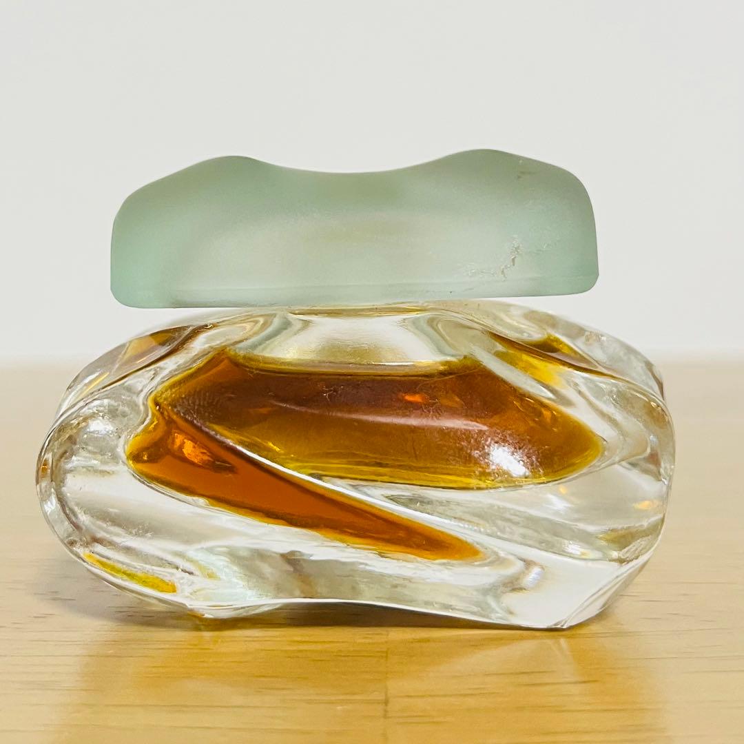 新品未使用 エスティーローダー ノウイング パフューム 15ml