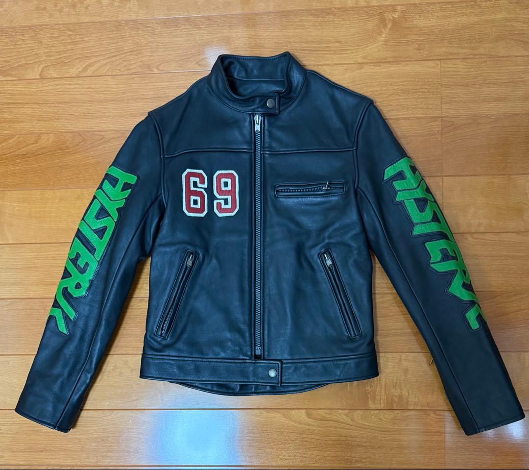 新品★今年色のグリーンロゴで皆を引立て役Bにしちゃお‼️キラリーン眩しいぜっ‼️