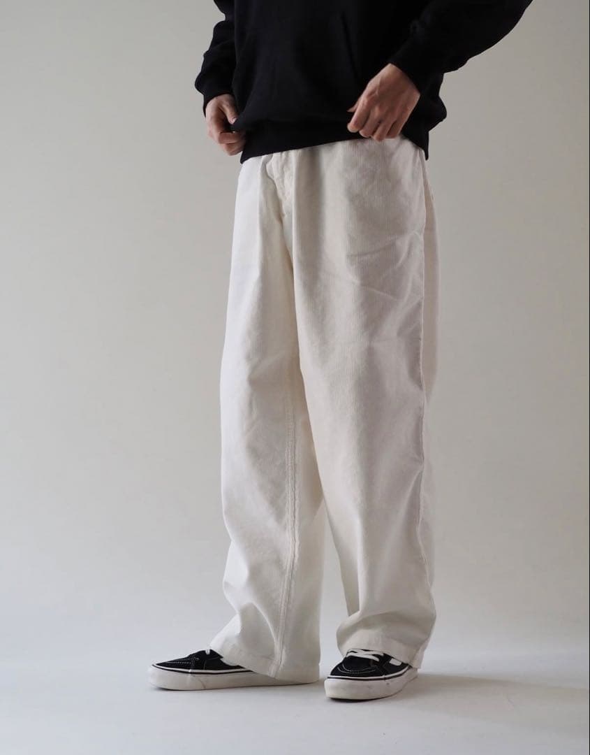 comoli 26ss コーデュロイ ドローストリングパンツ