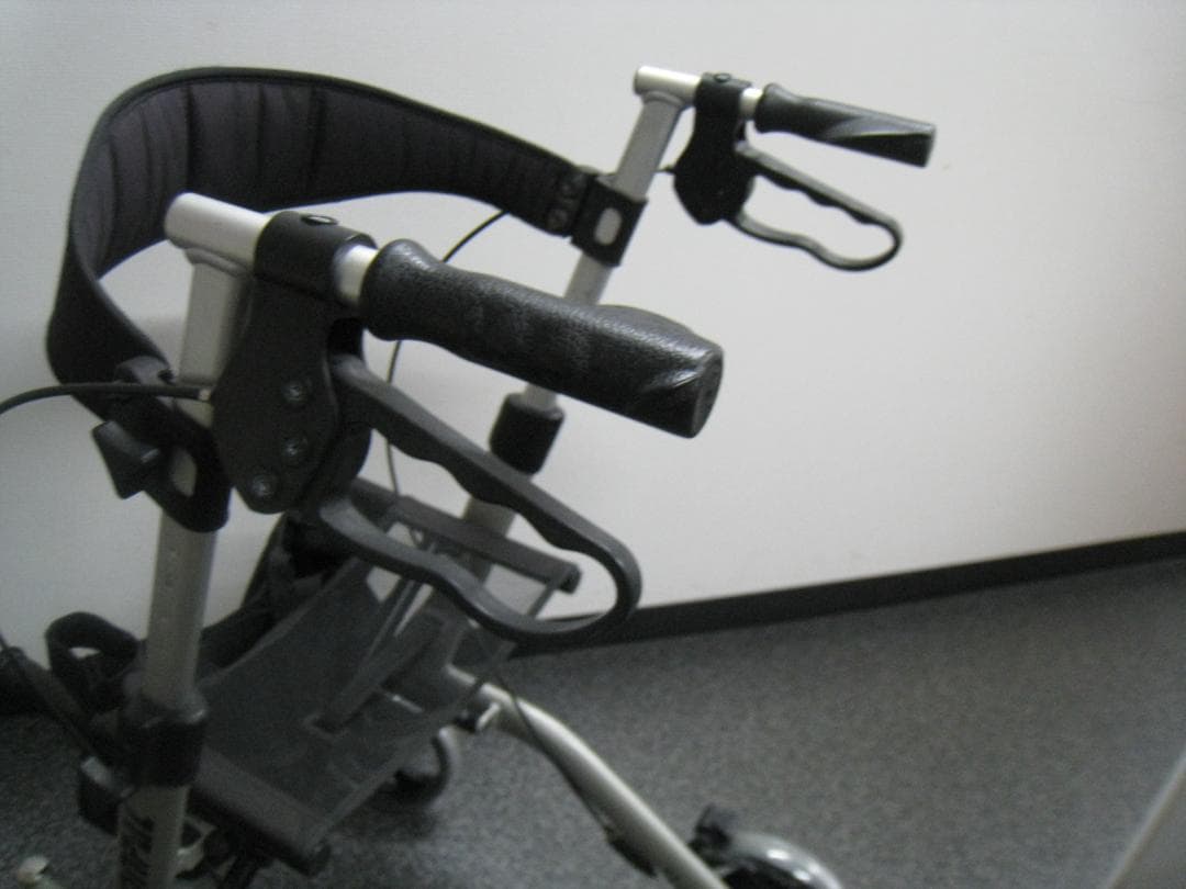 ナブテスコ　CONPAL 抑速ブレーキ付き歩行車 歩行器 シルバーカー ⑤