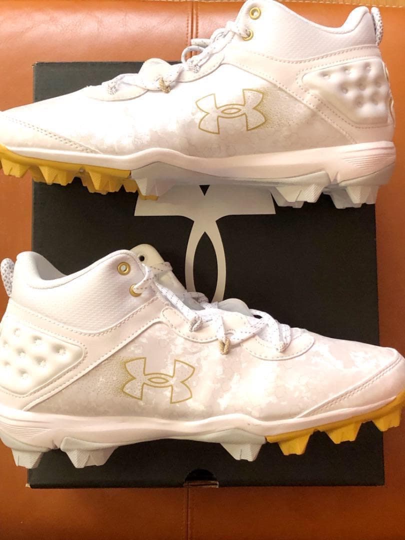 新品2025年USA国内限定アンダーアーマー野球ハーパー8Mid Rm★27cm