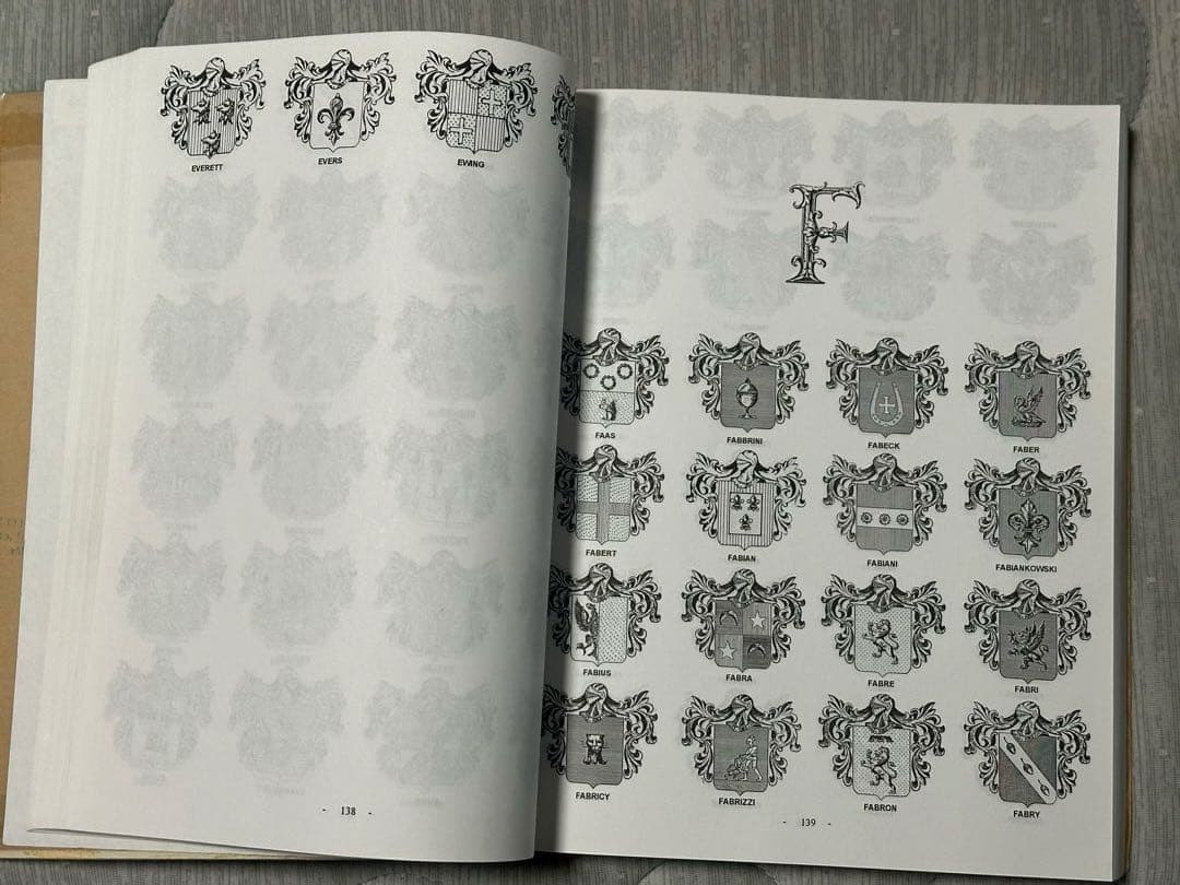 ヘラルディカ紋章本 1巻 レア品