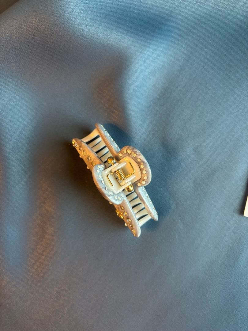 acca ヘアクリップ　M 製品証明書　未使用品