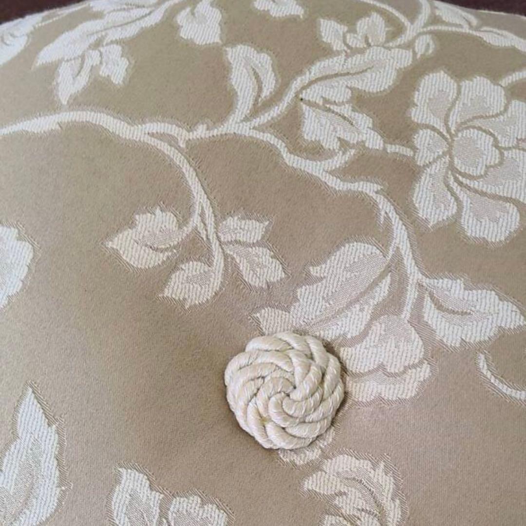 ジェニファーテイラー スツール 丸型 オットマン　 スツール Heirloom