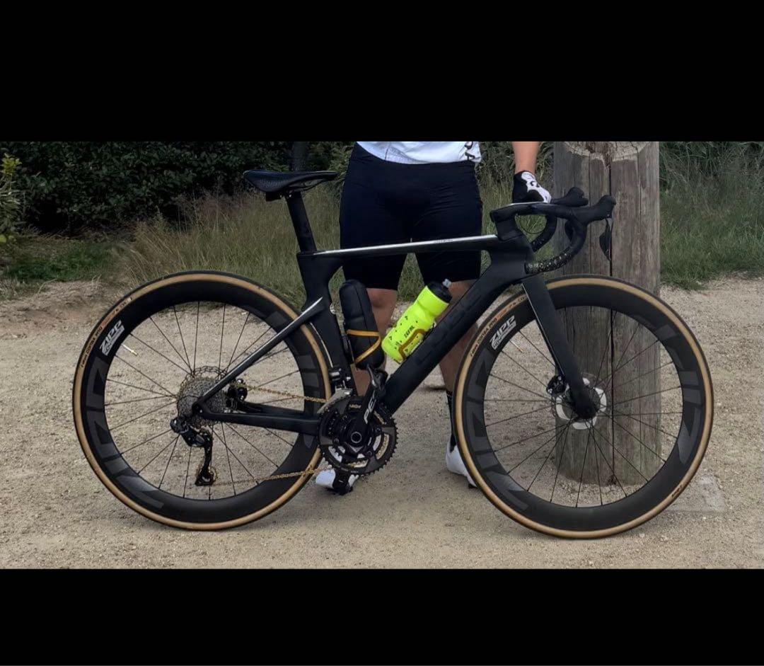 完成車CUBE Lightning C68x Di2 52 Zipp404パワメ