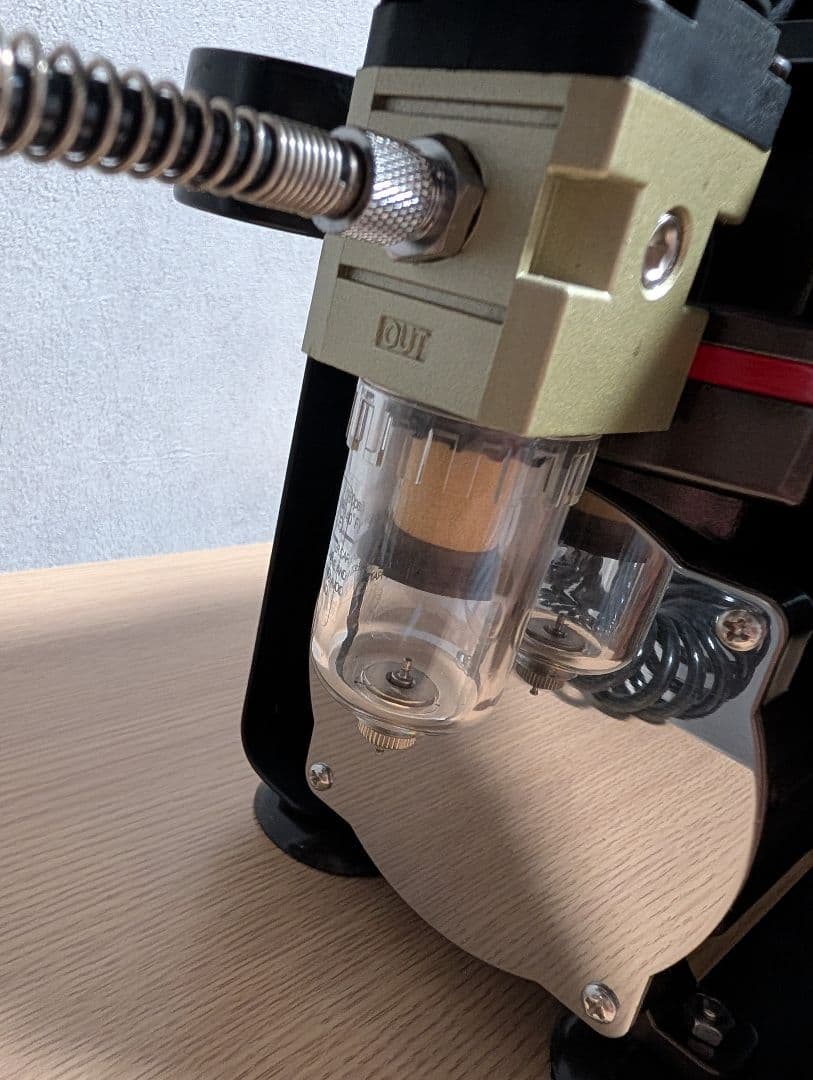 NITRO-COMP V1 高性能エアシステム　エアブラシ付き