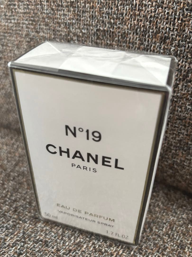 CHANEL N°19 Eau de Parfum 50ml