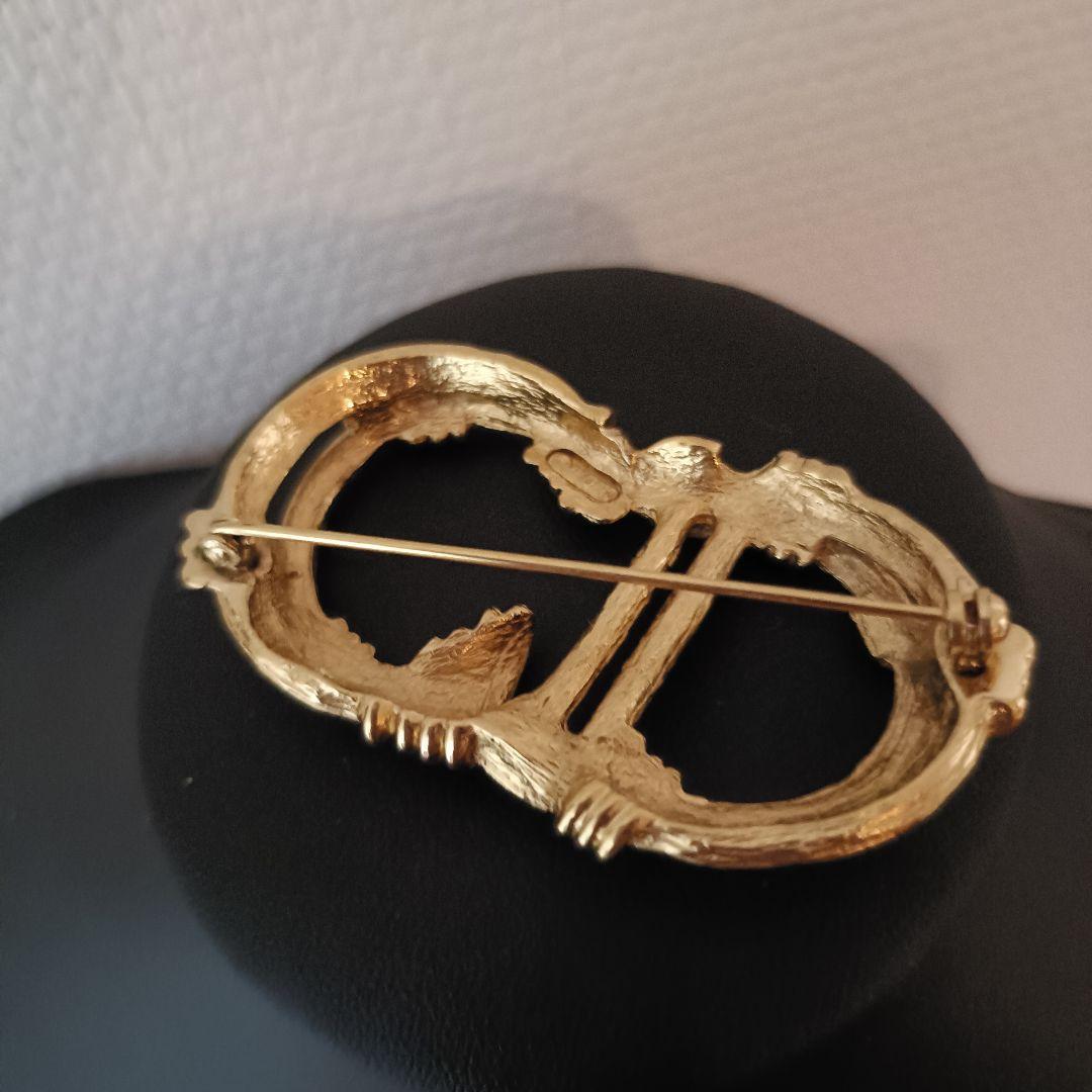 クリスチャンディオール　CD　ロゴ　ブローチ　綺麗な状態　付属品なし