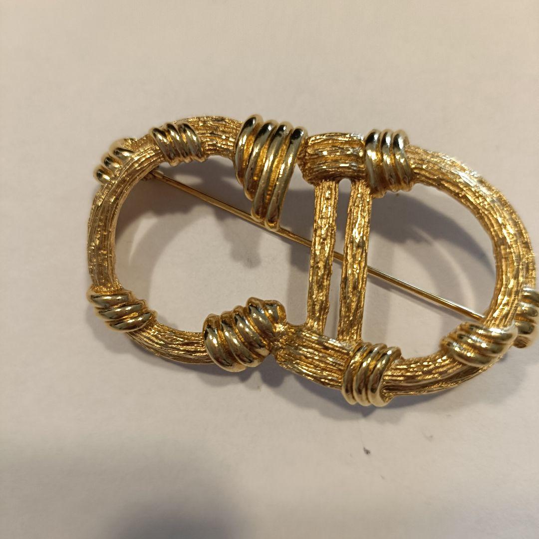 クリスチャンディオール　CD　ロゴ　ブローチ　綺麗な状態　付属品なし