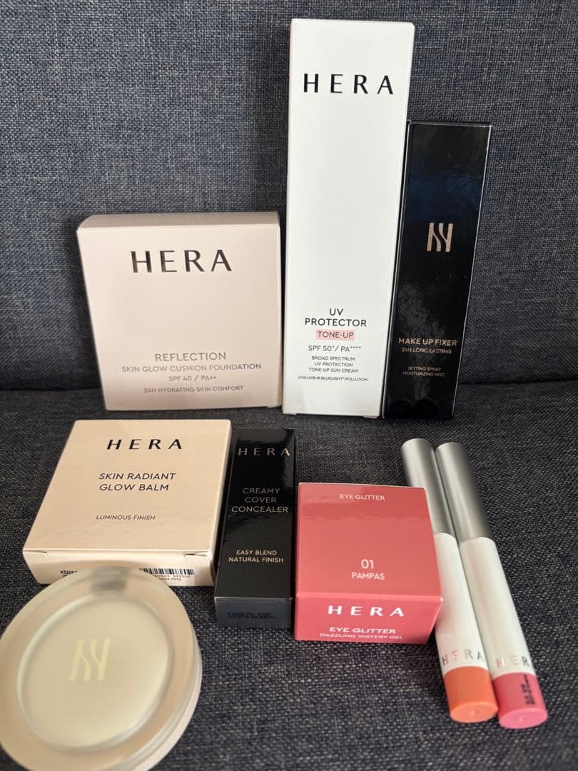 HERA ヘラ　クッションファンデ　トーンアップベース　おまけ付き