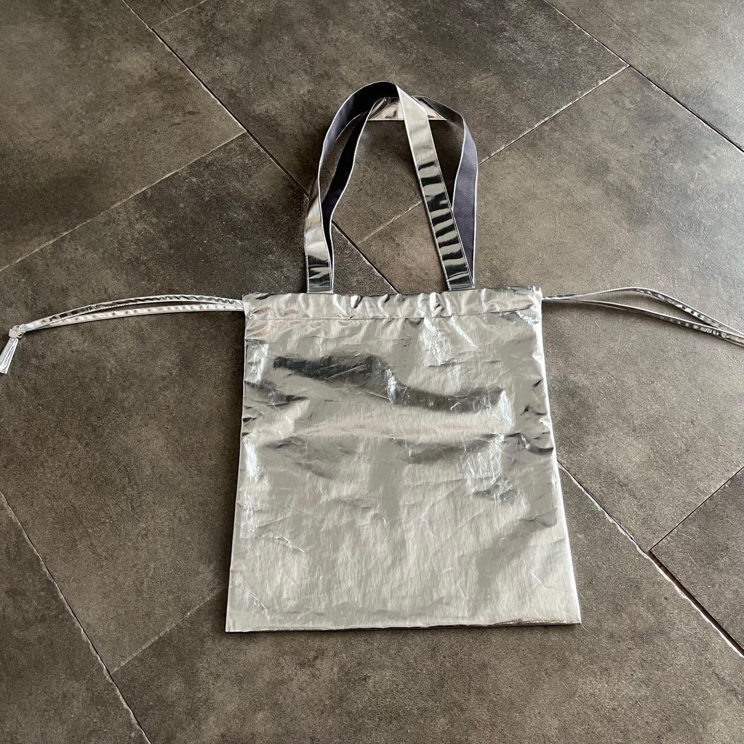 最終値下2025SSノベルティーBLAMINK シルバー ドローストリングバッグ