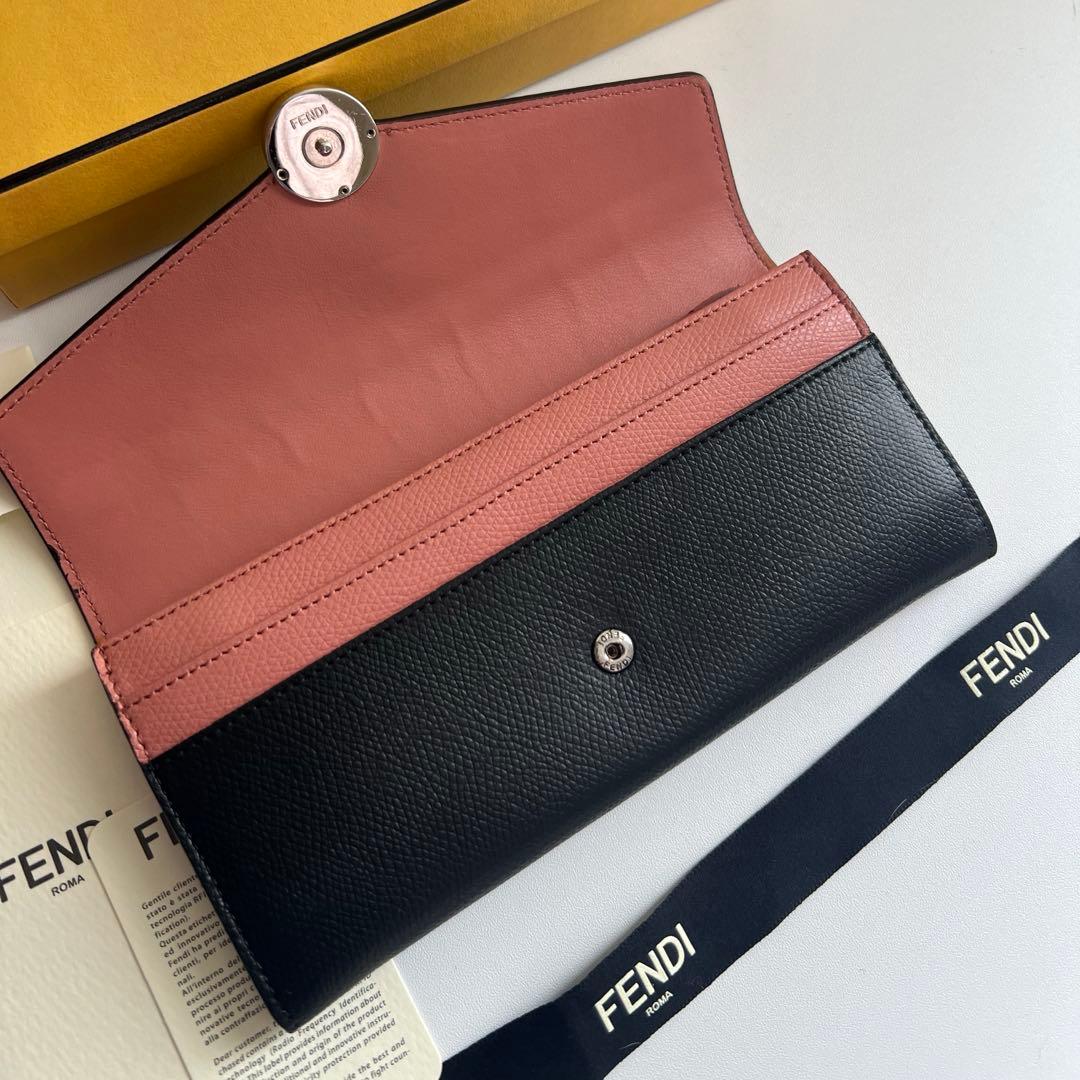 28 美品 FENDI フェンディ エフイズ 2つ折り 長財布
