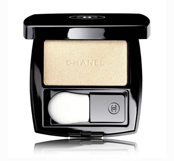 シャネル　プードゥル　ルミエール　ベルレ　（フェイスパウダー）