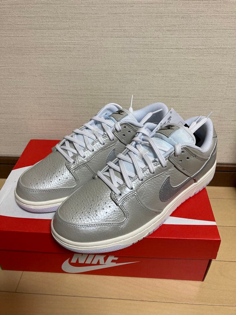 絵本・児童書 NIKE DUNK LOW SE 28cm