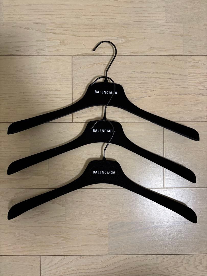 BALENCIAGA ハンガー 3本セット