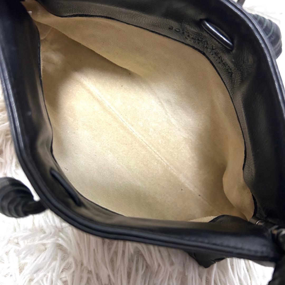 美品　ボッテガヴェネタ　イントレチャート　アクセサリーポーチ　レザー　ブラック