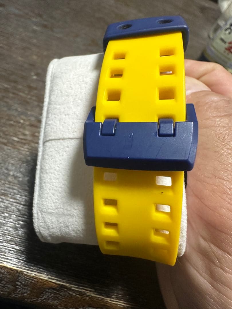 カシオ Gショック GA-400-9BJF ハイパーカラーズ イエロー