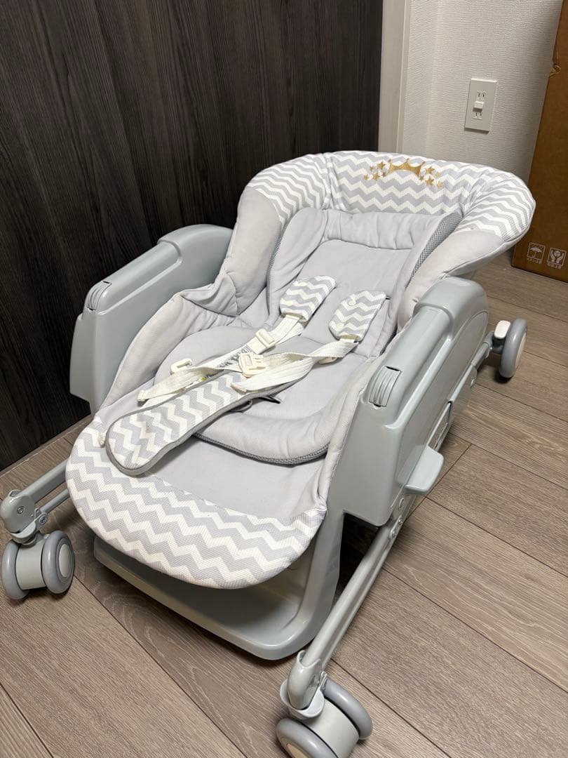 【匿名配送】アップリカ ハイローチェア 手動ユラリズム