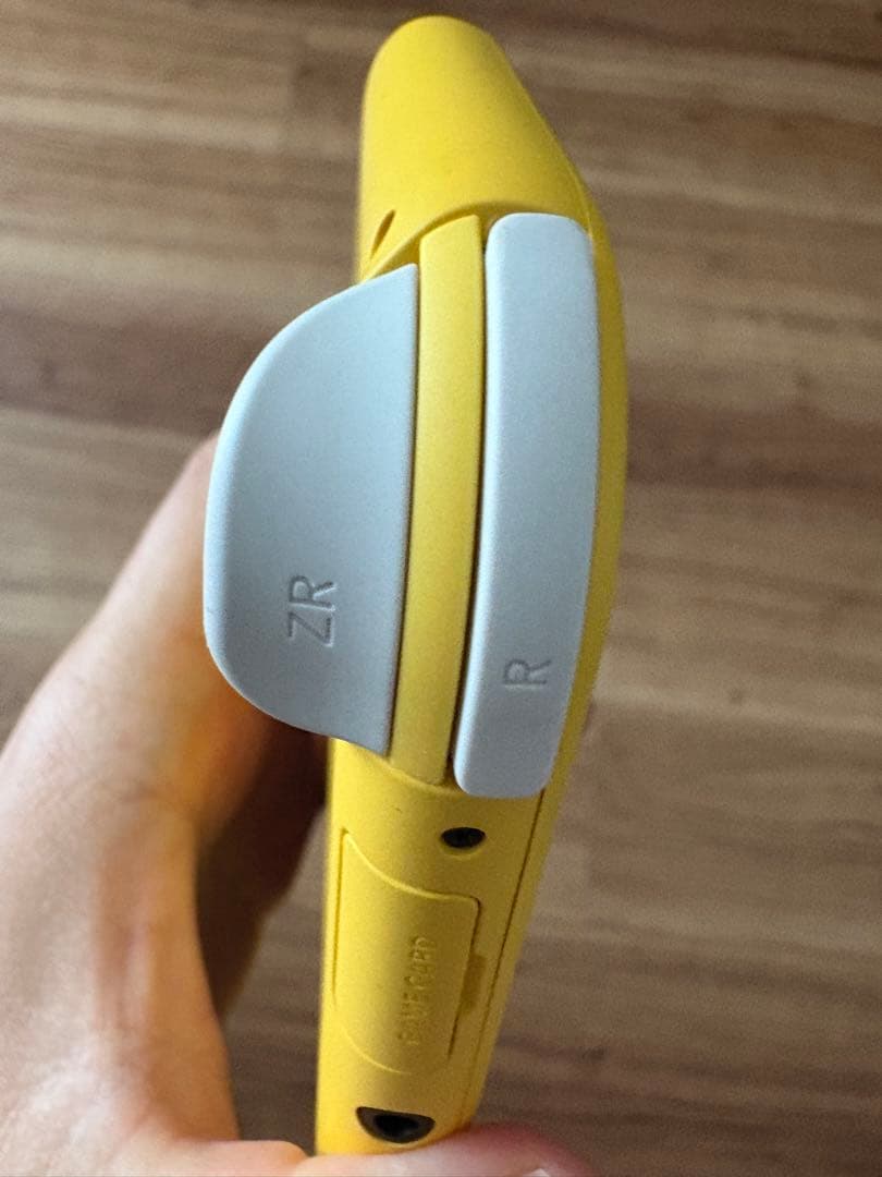 ほぼ未使用のNintendo Switch Lite イエロー