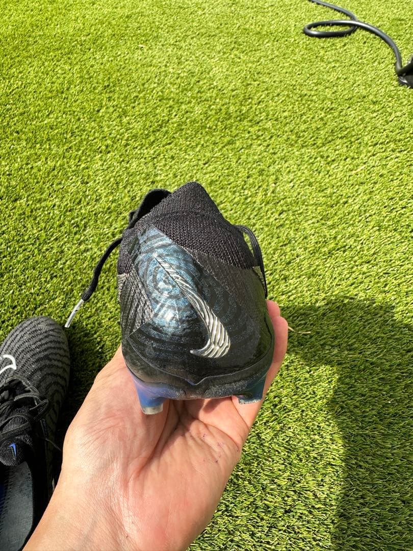 ナイキ NIKE ファントム GX エリート AG-PRO(ブラック×ブルー)