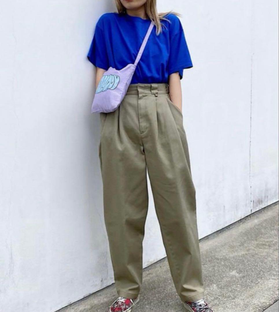 専用HOLIDAY DICKIES 2TUCK PANTS ベージュ　ホリデイ