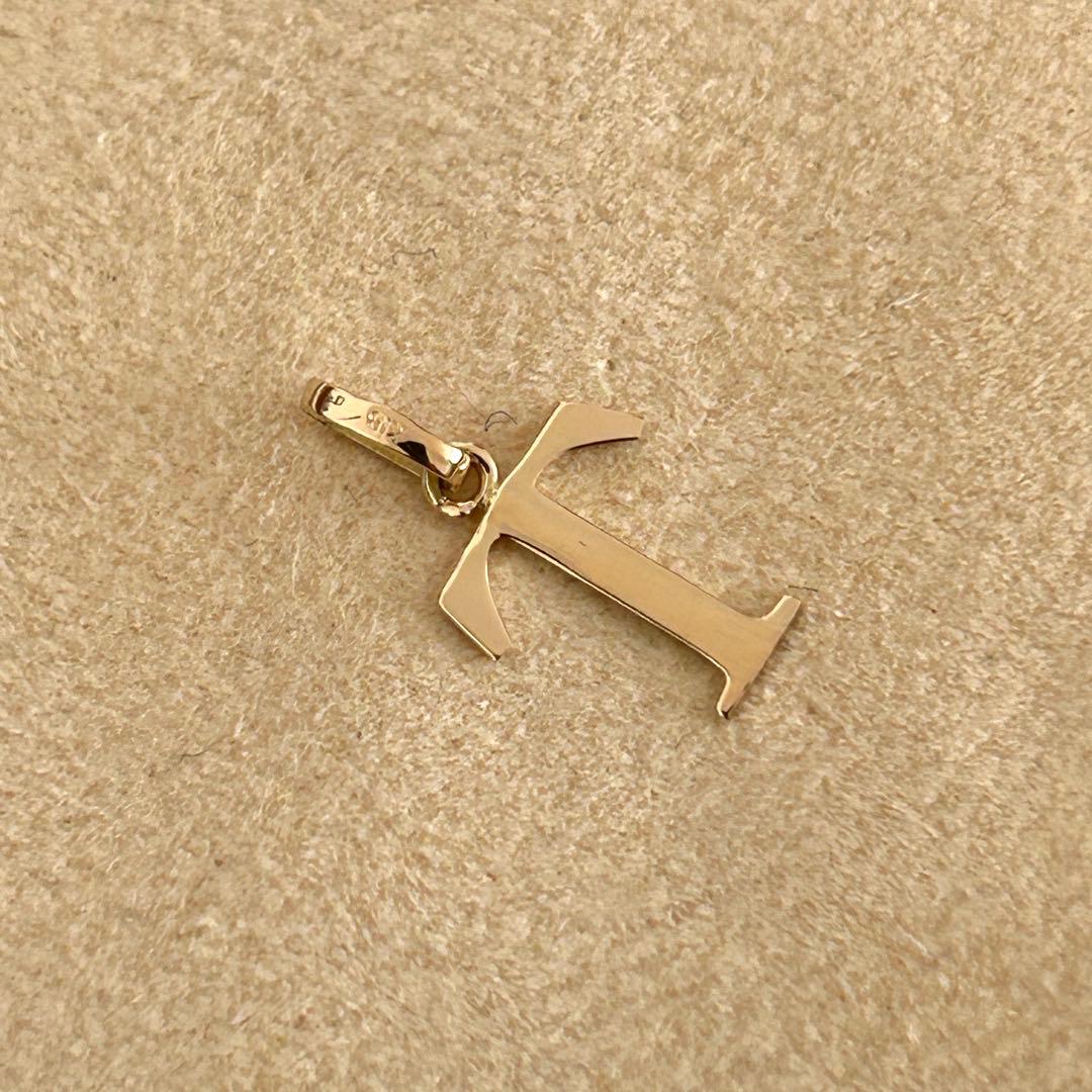 K18 18K イニシャル アルファベット T トップ ヘッド チャーム 新品