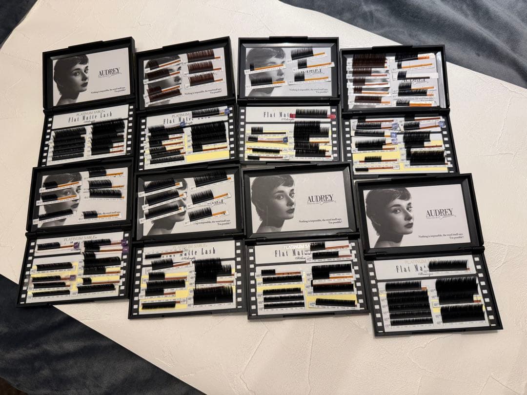 AUDREY マツエク/まつ毛エクステ  8箱まとめ売り