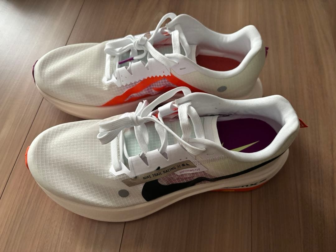 新品未使用 限定 ナイキ　NIKE ウルトラフライ28.5㎝ トレイルランニング