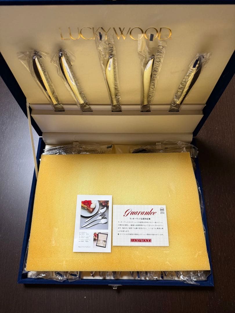新品未使用保証書有❤️ラッキーウッドステンレス　カトラリー　マリール　30ピース