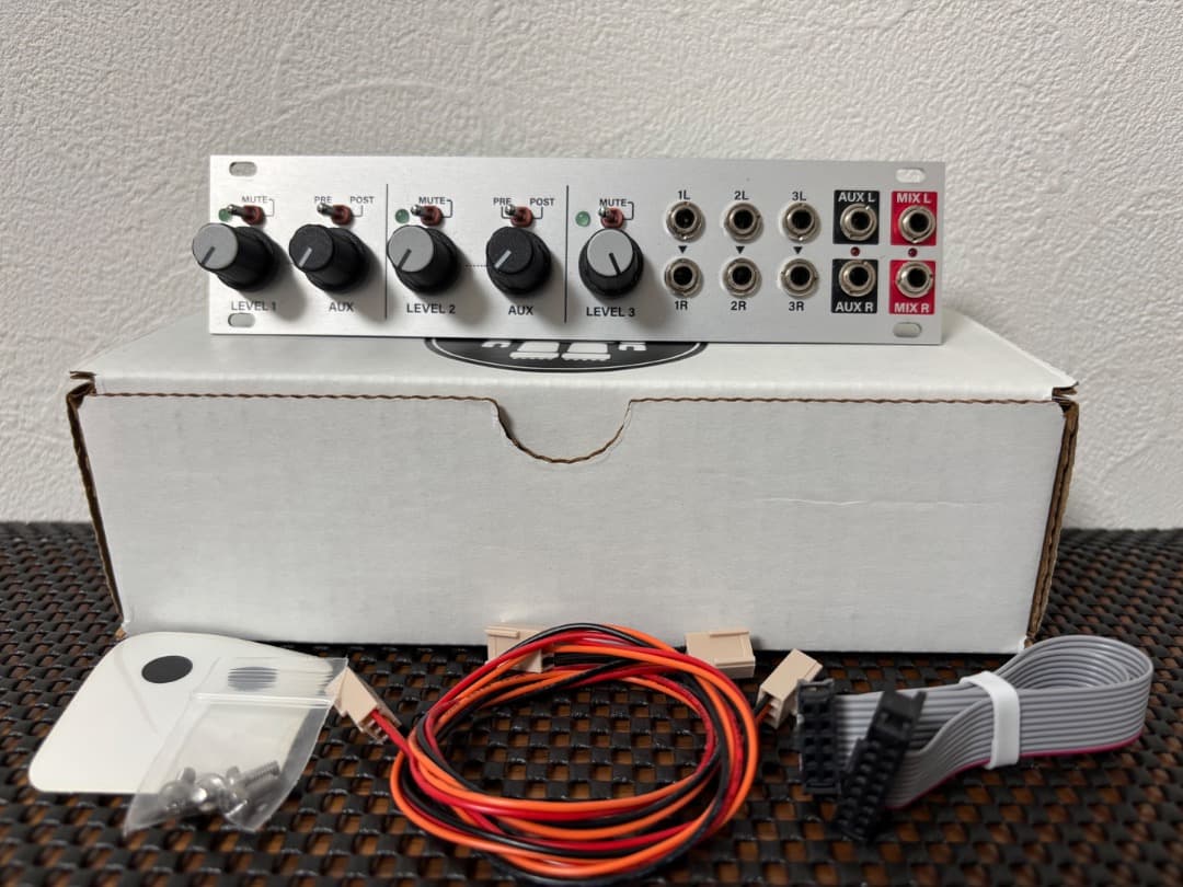 Intellijel Aux Mix 1U ユーロラック モジュラーシンセ