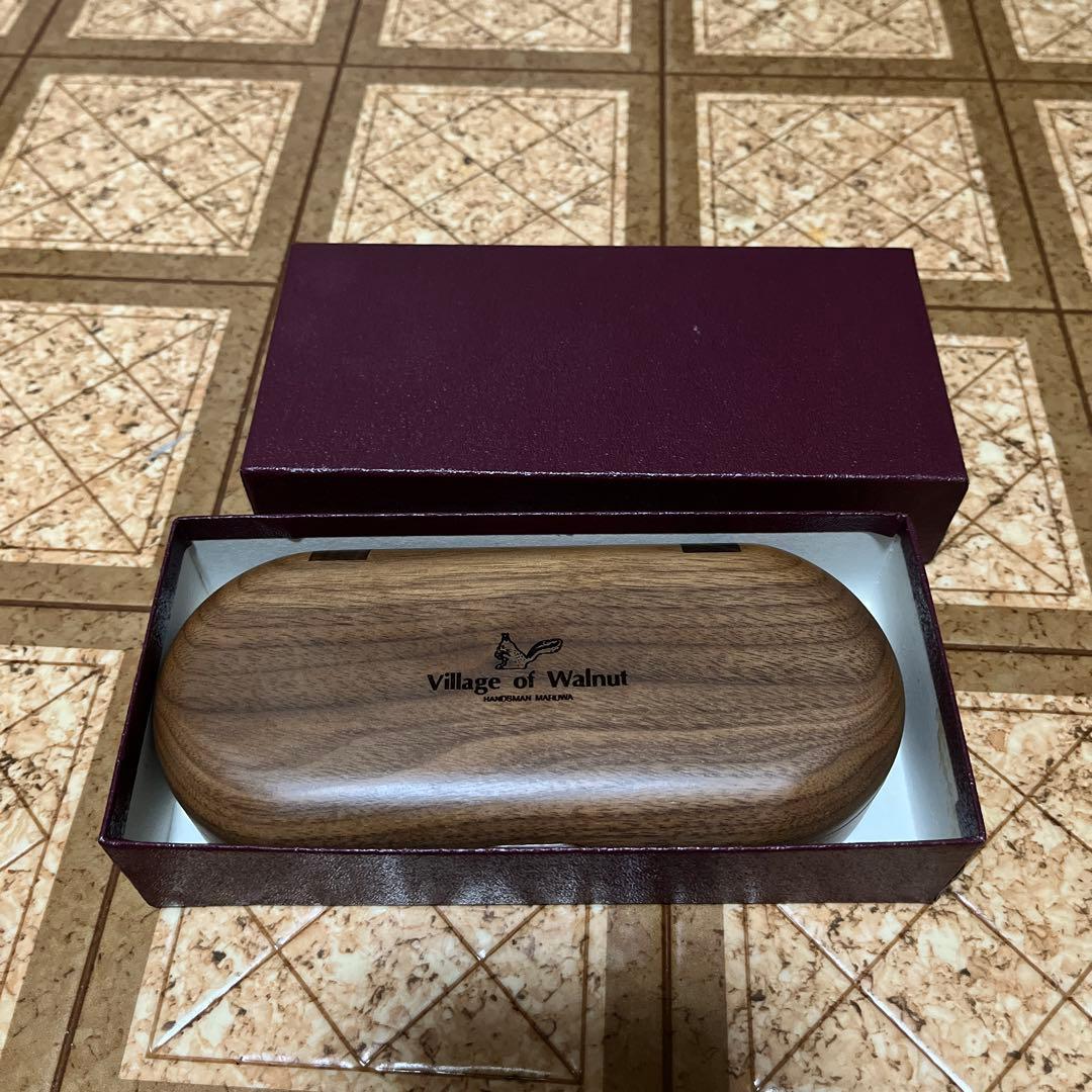 Village of Walnut(ヴィレッジオブウォルナット) メガネケース